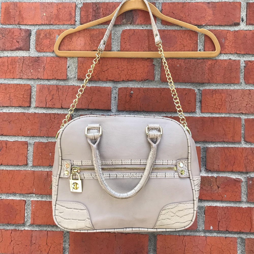 Olivia + Joy shoulder purse!